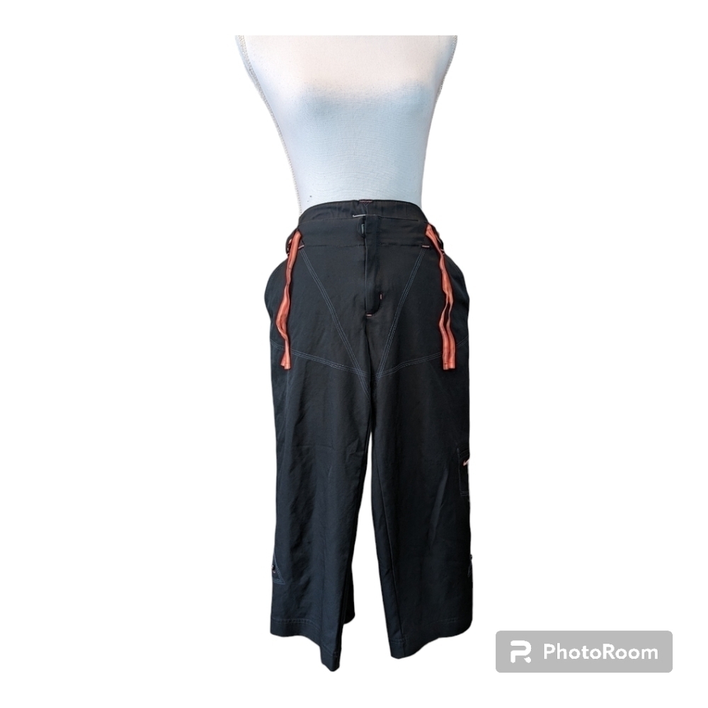 NIKE black capri parachute athletic cargo pants